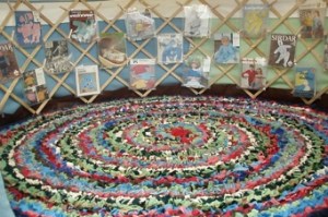 rag rug, yurt, textiles, pontypool textile group,hand knitting